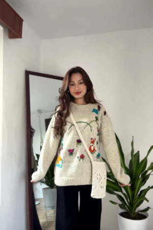 🍂 Cozy Autumn Vibes – Sweater Weather Essential 🍁✨