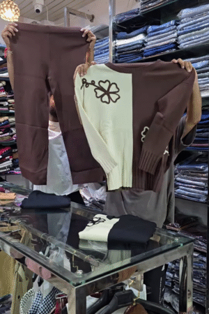 π Cozy Chic Floral Co-Ord Set β Brown & Black Elegance πΈβ¨